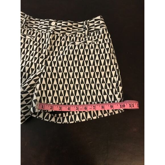 Anthropologie Cartonnier Neda Black/White Geometric Print Shorts - Size 6 - Picture 4 of 12